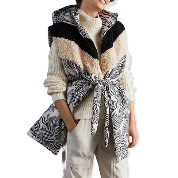 Anthropologie Jackets & Blazers - Anthropologie x Farm Rio Lively Puffer Vest